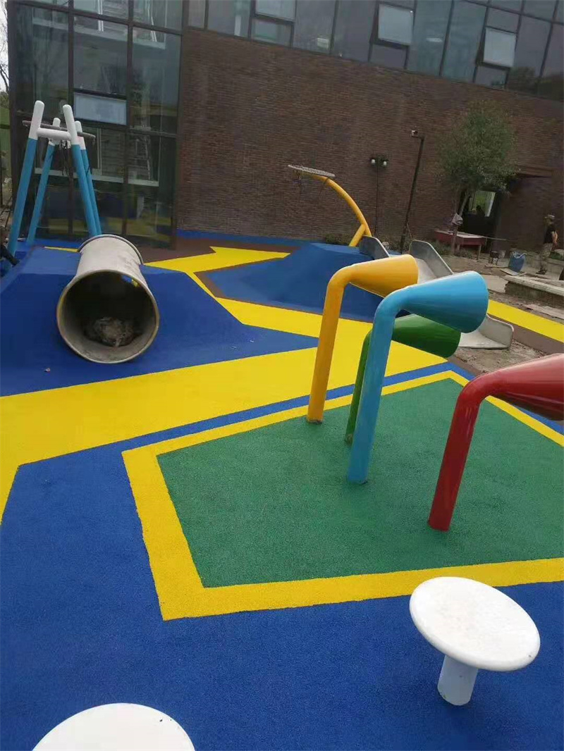 幼儿园塑胶地坪的维护保养